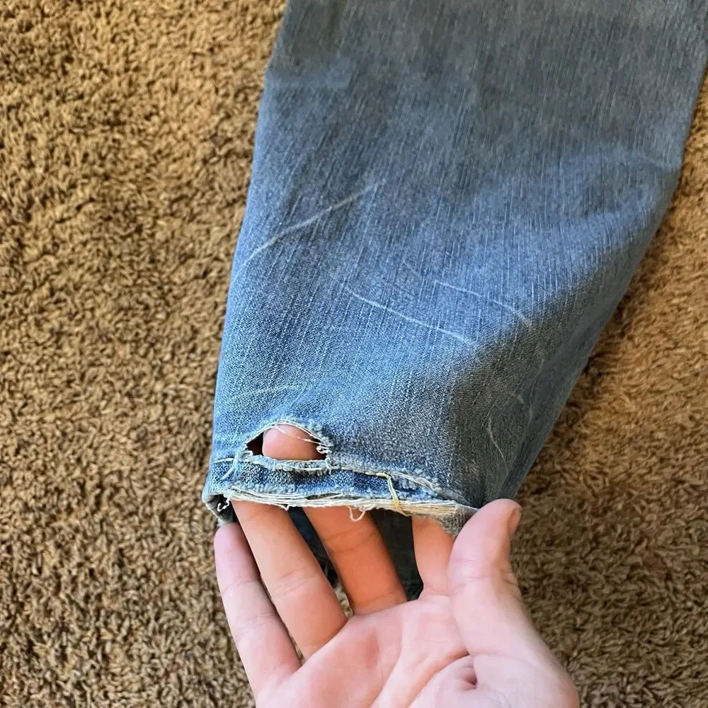 True Religion Straight Leg Big Bobby T Light Wash Blue Denim Jeans 42x33 (42x32)